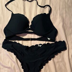Abercrombie & Fitch Bikini Set. Pushup bra and scalloped edges. Top: M Bottom: L